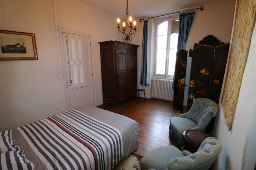 Ancien Presbytere Au Coeur Du Village Mauvezin  Eksteriør billede