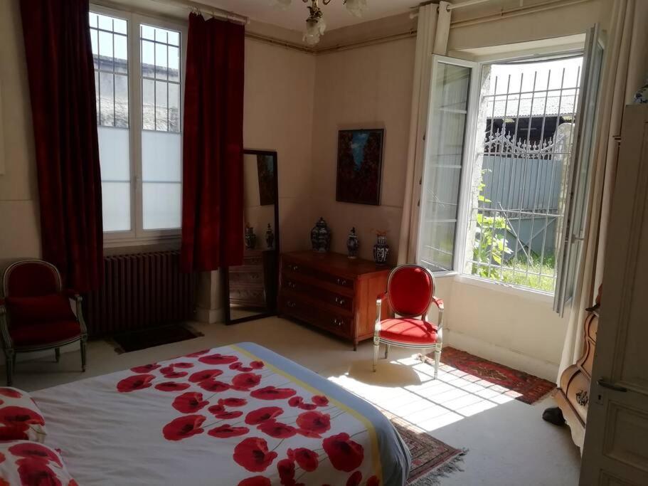 Ancien Presbytere Au Coeur Du Village Mauvezin  Eksteriør billede