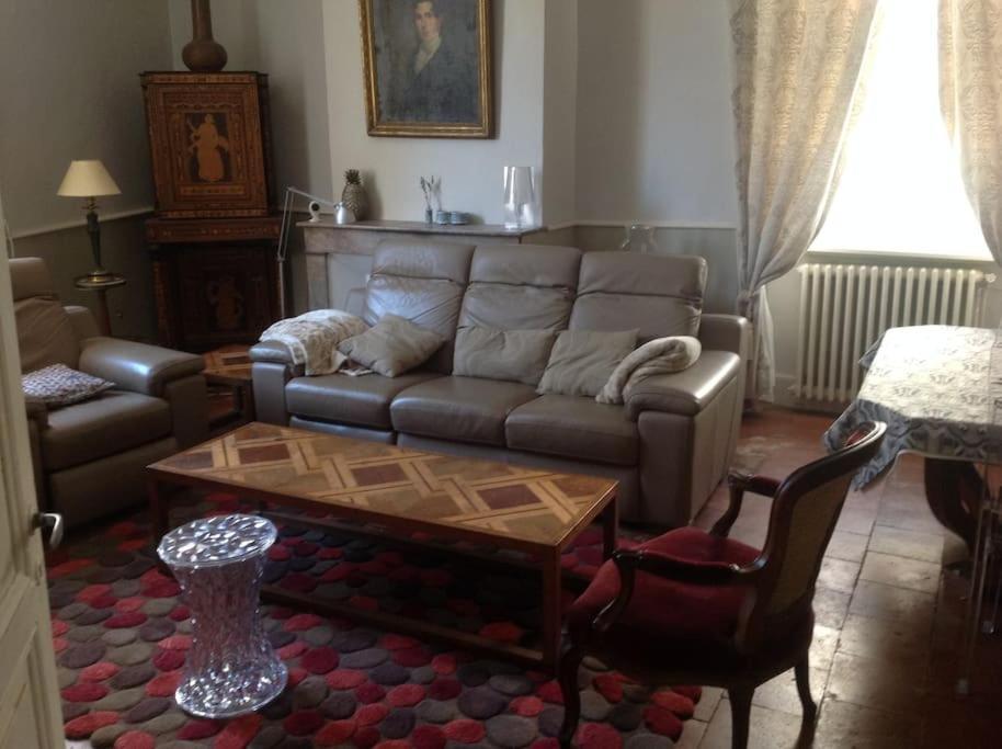 Ancien Presbytere Au Coeur Du Village Mauvezin  Eksteriør billede