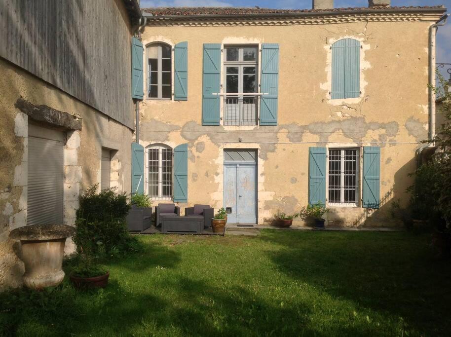 Ancien Presbytere Au Coeur Du Village Mauvezin  Eksteriør billede